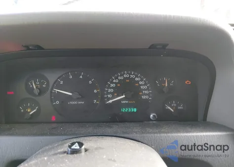 2004 Jeep Grand Cherokee Laredo z USA, uszkodzony, nr VIN 1J4GW48S84C367110